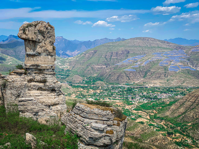 Beijing Hiking | Exploring the Dragon Palace Mountain Stone Array and Discovering the Thousand-Year Flower Tower.