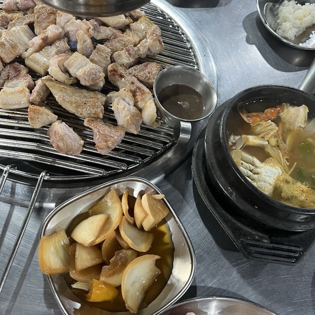 [제주 서귀포 맛집] 흑돼지가 무한리필? "흑돈퍼주는집"