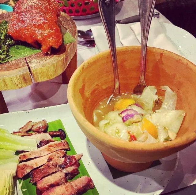 Dinner ar Manda dw Laos 