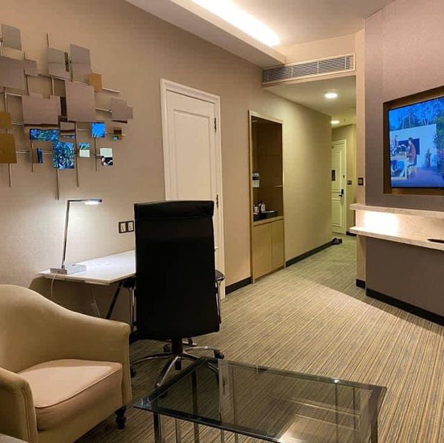 5 star hotel with 2 star cheaper price . 🌟🌟