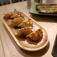 旺角新開霸氣串燒餃子店