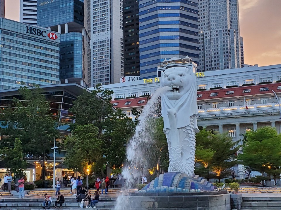 意外と小さい マーライオン Trip Com シンガポールの旅のブログ