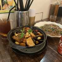 食得舒適飲得招積 嘆住冷氣食大排檔