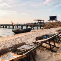Sunset vibes at Bangsaen Beach🌴