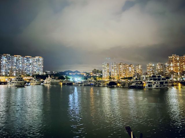 夜遊黃金海濱長廊