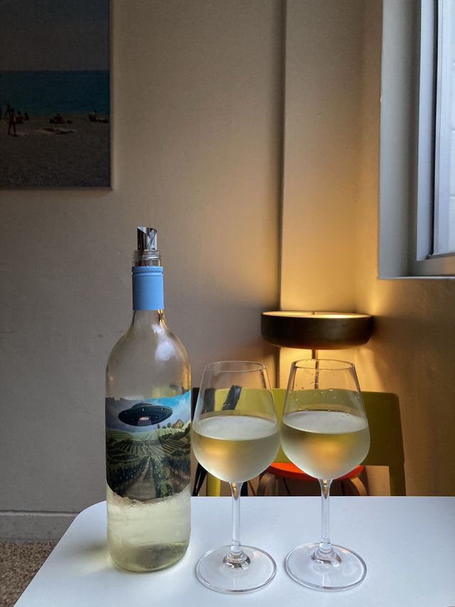 덥고 습한 날엔 고래바에서 시원하게🥂