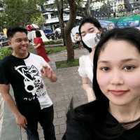 Dạo quanh hồ Hoàn Kiếm
