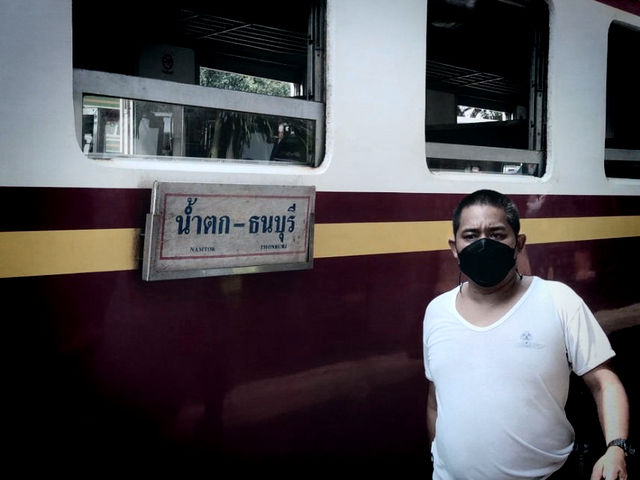 นั่งรถไฟเที่ยวไทรโยค กาญจนบุรี นั่งรถไฟเที่ยวไทรโยค กาญจนบุรี