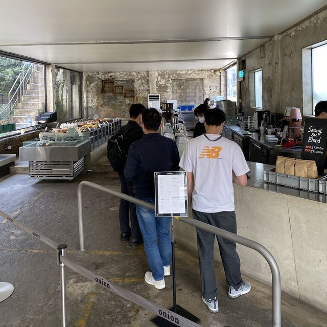 Cafe Onion Seongsu สาขาแรกของคาเฟ่สุดฮอต 