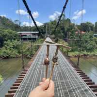 สะพานแขวน ภูเขารูป หัวใจ.. ⛰️💚