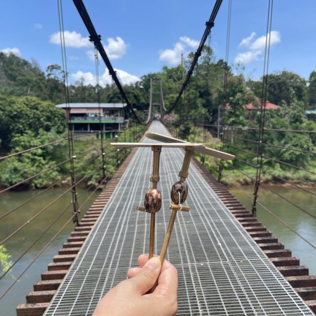 สะพานแขวน ภูเขารูป หัวใจ.. ⛰️💚