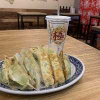 冰花酥鍋貼 - 老哥水煎包