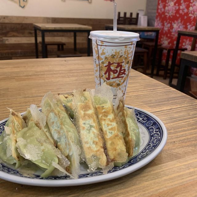 冰花酥鍋貼 - 老哥水煎包