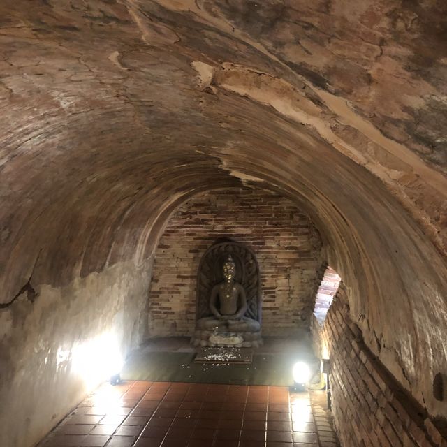 왓우몽, 치앙마이 동굴사원