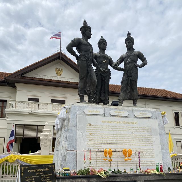 พระบรมราชานุสาวรีย์สามกษัตริย์ เชียงใหม่