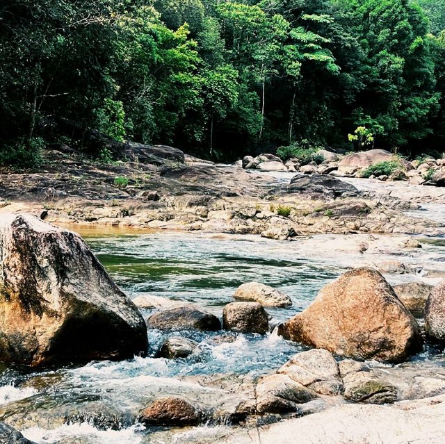 น้ำตกมโนราห์​