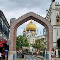 Shinny gold dome & minaret blinded our eyes