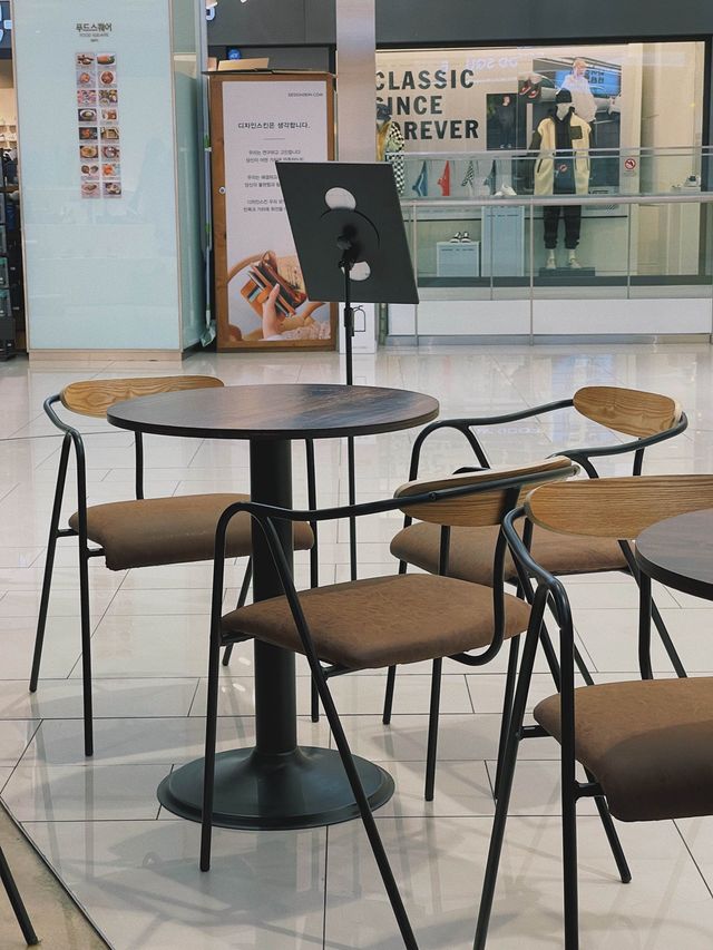 타임스퀘어의 감성 넘치는 카페 ☕️