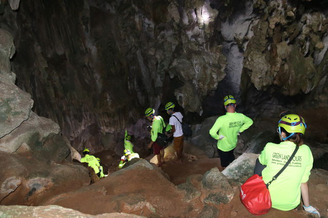 Tour Hang Rục Mòn ( Ruc Mon Cave 1 Adventure )