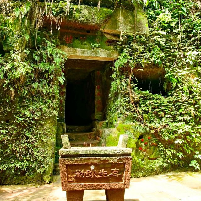 Leshan- Giant Buddah & Park