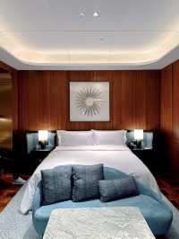Check into the Xiamen Waldorf Astoria Hotel and enjoy a refined journey.