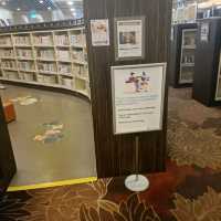 Library within a shopping mall 