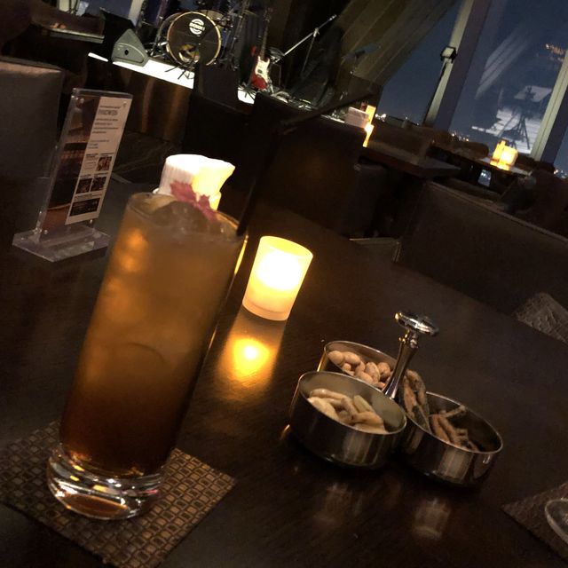 야경이 아름다운 65층 BAR