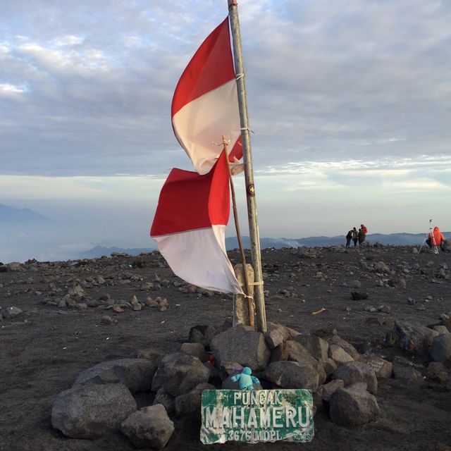Stunning Semeru (Mount)
