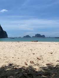 หนีรักไปพักร้อนที่หาดไร่เลย์ ☀️