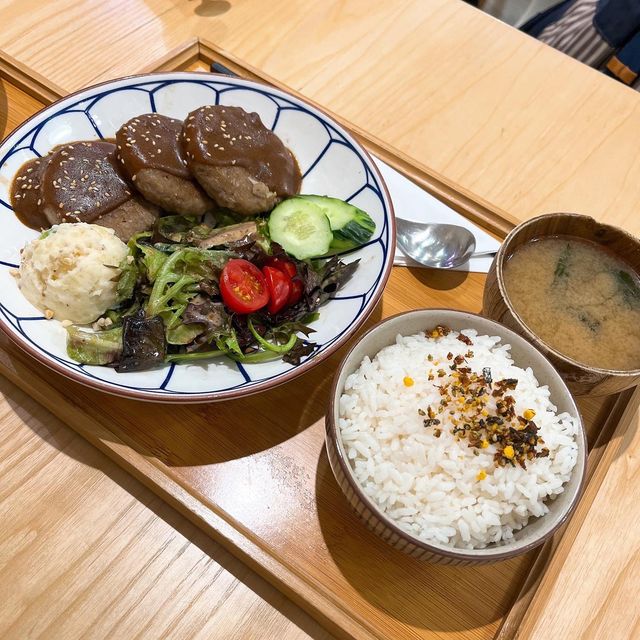 觀塘樓上花都有得賣嘅日式cafe💐