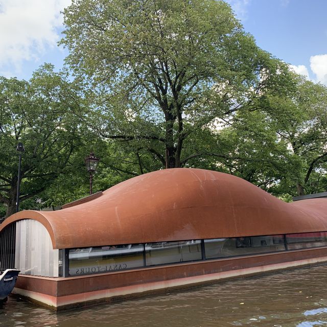 Interesting & unique houseboats in Amsterdam 