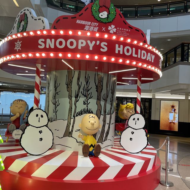Snoopy’s Holiday「旋轉木馬」@港威商場