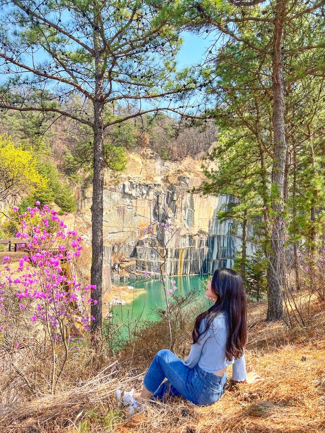 화강암 절벽과 에메랄드빛 호수가 예쁜 곳💚