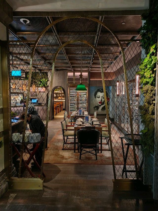 Mott32