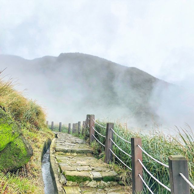 陽明山仙境一般的小油坑步道