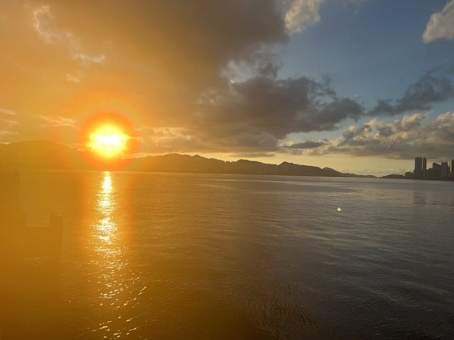 海景一流嘅高級海景房嘅九龍海逸君綽酒店