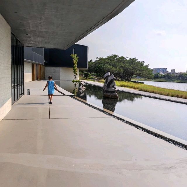 青埔新地標橫山書法藝術館