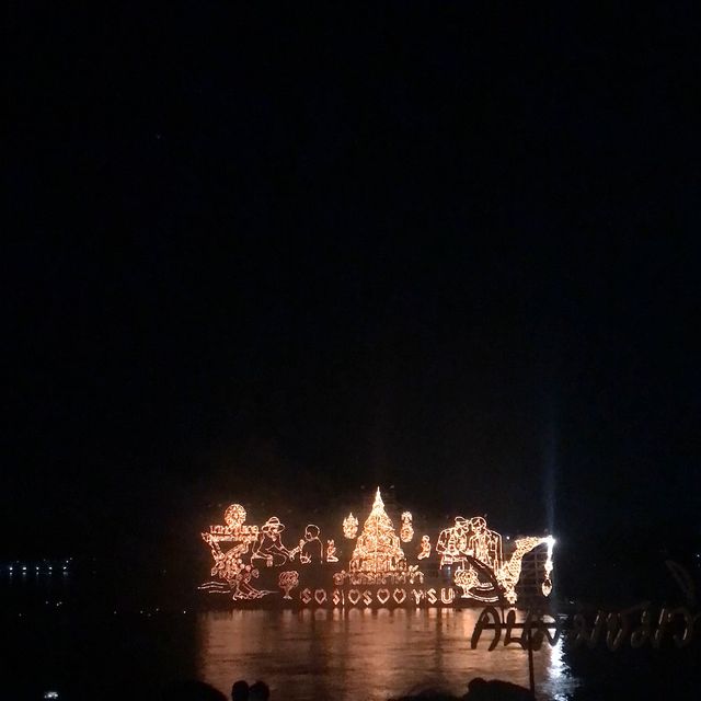 สวยงามอลังการไหลเรือไฟนครพนม2022