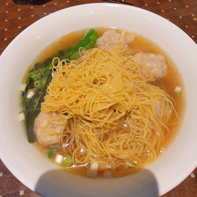 月光光🌛不用心慌😂免加一親民酒店餐廳👍