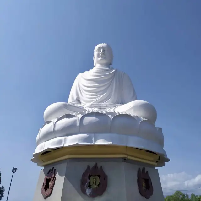 Long Son Pagoda - Nha Trang, Vietnam