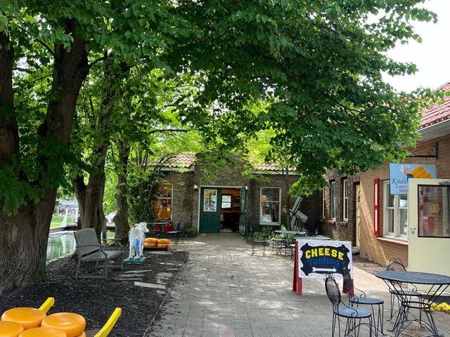 Neil’s Dutch Village - Michigan 