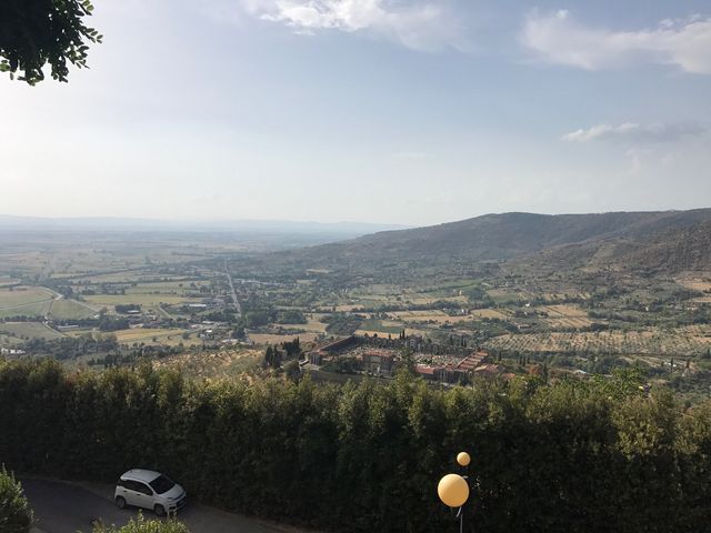 Walking in Tuscany & eating pici 