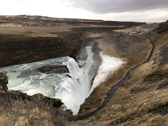冰島黃金圈景點之一「黃金瀑布Gullfoss Falls」