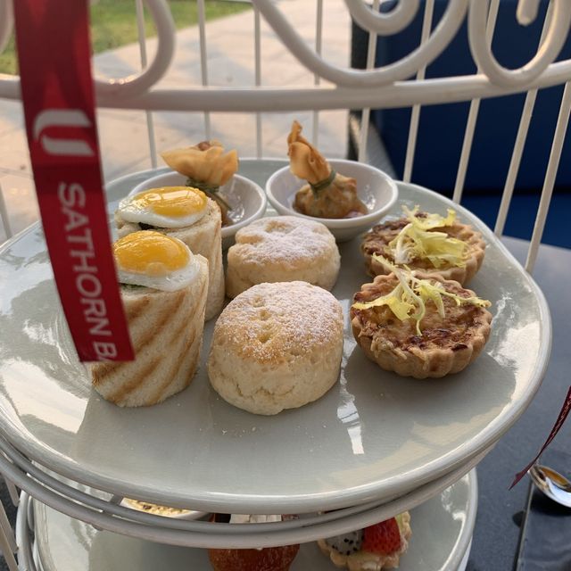 ทาน afternoon tea กันค่ะ ที่ รร. ยู สาธร