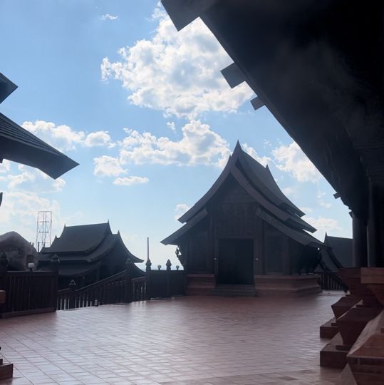  วัดสมเด็จภูเรือมิ่งเมือง วัดสวยกลางหุบเขา 
