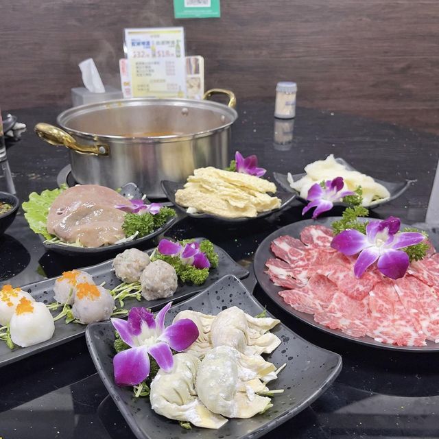 新鮮食材雞煲火鍋