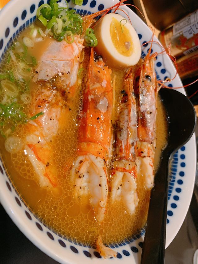 北投捷運站美食推薦｜樂山窄巷拉麵，大推每日限量蝦拉麵🦐🍜