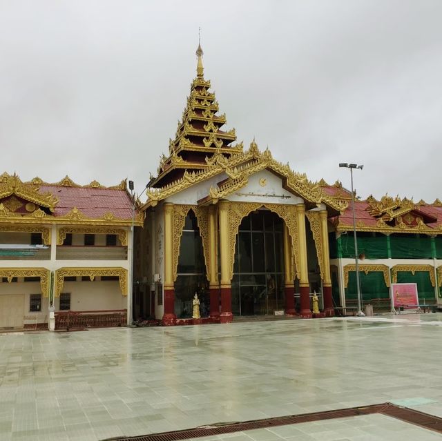 เจดีย์โบตาทาวน์/ เทพทันใจ