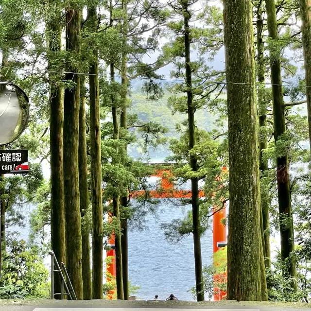 平和の鳥居