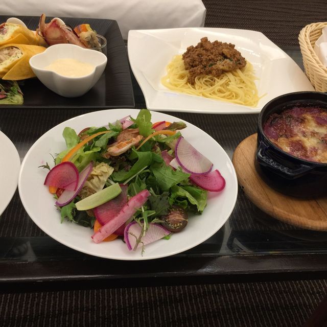 【福岡ホテル】オーシャンビューのお部屋で、夕食・朝食ルームサービスとってみた